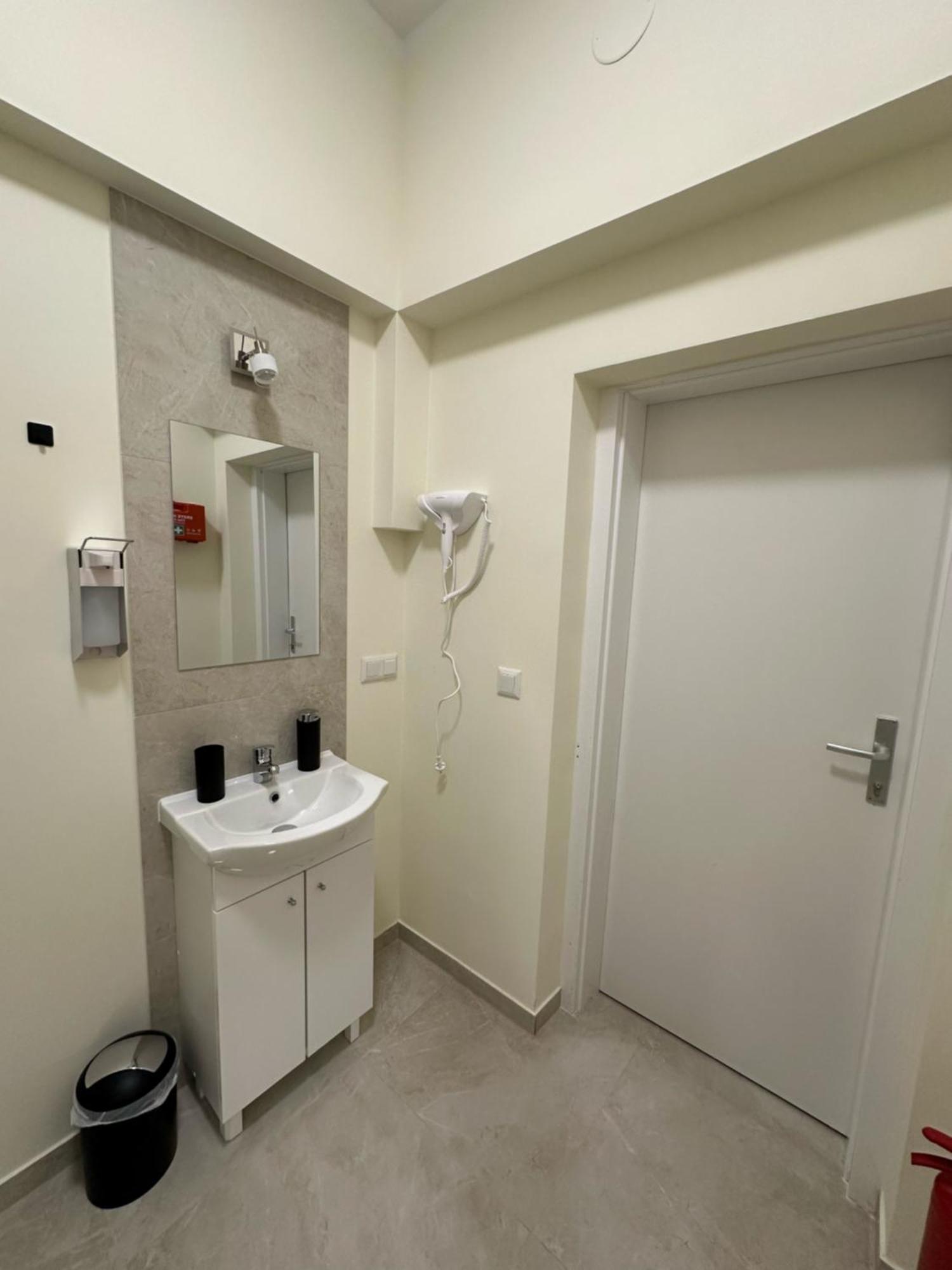 Datri Petite Suite 6 Виена Екстериор снимка